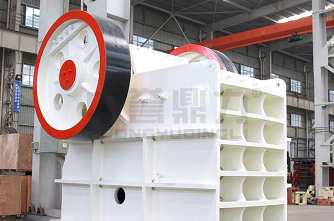 鄂式粗破碎機(jī)大型號(hào) 鄂式粗破碎機(jī)大型號(hào)