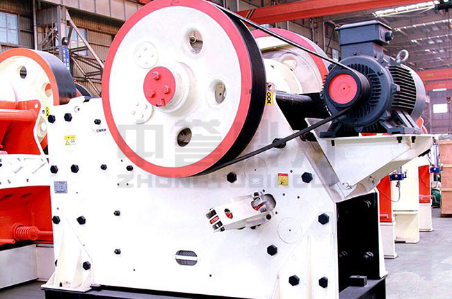 鄂式粗破碎機(jī)大型號(hào) 鄂式粗破碎機(jī)大型號(hào)