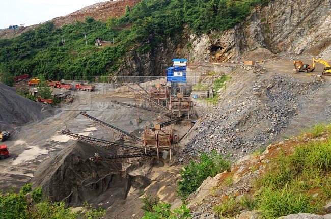 ¶���ɽ�w��ʯ���F��