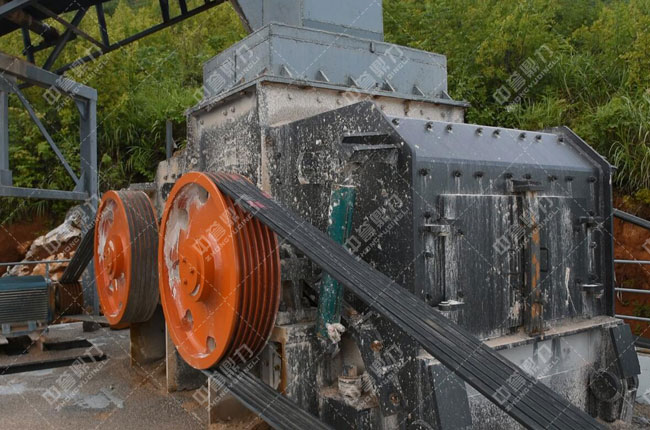 制砂機(jī)工作現(xiàn)場