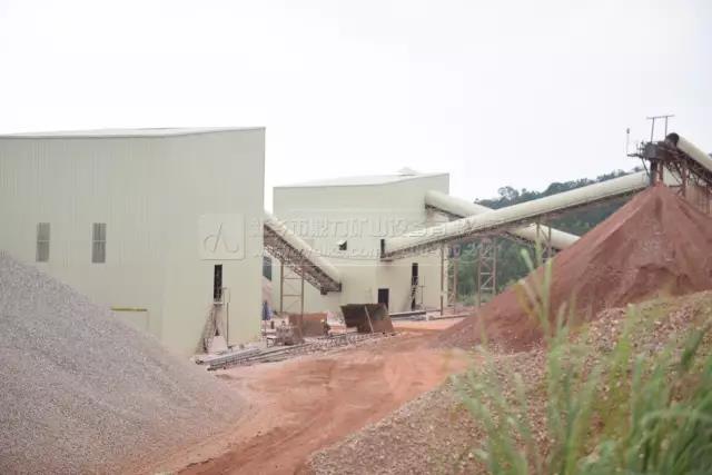 足療嶺采石場生產線近景圖