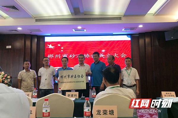 �f(xi��)��(hu��)�������(hu��)