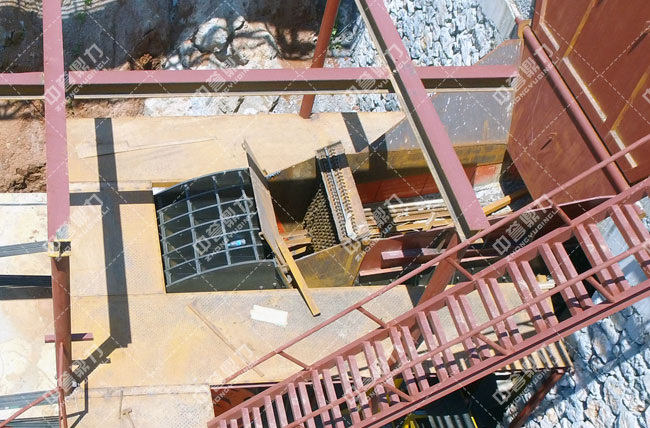 重型錘式破碎機現場