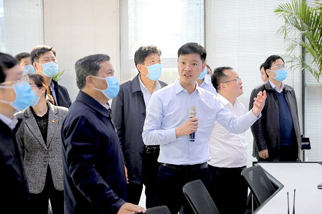 ���������L��B���u�����Vɽ�����Ɣ���