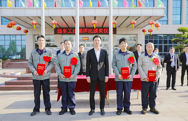 ���������L(zh��ng)��܇���C��(ji��ng)����Ӱ