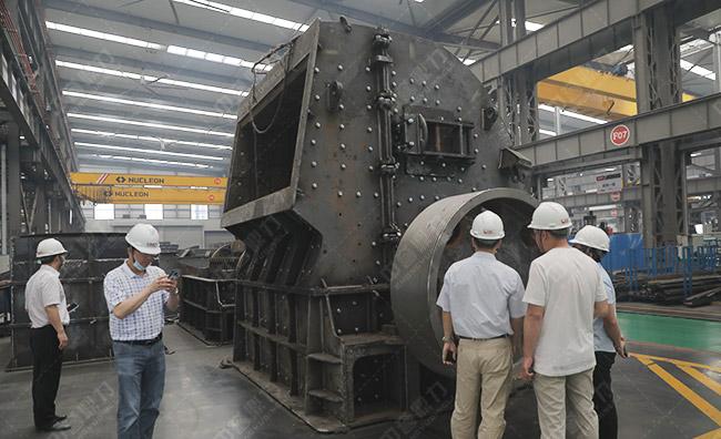 實(shí)地參觀中譽(yù)鼎力智能化一體生產(chǎn)車間