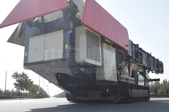 �Ƅ�(d��ng)ʽ����C(j��)�ı��F(xi��n)���c(di��n)